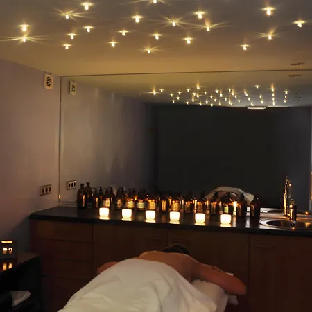 Palace 3*