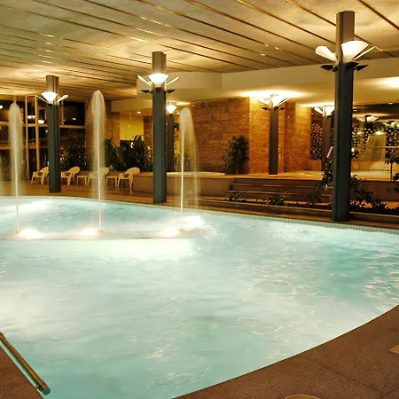 Palace 3*